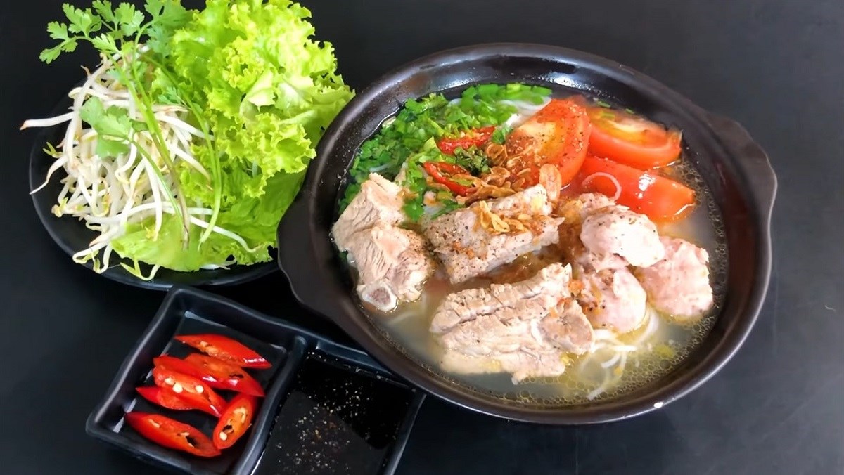 Bún sườn chua ngọt