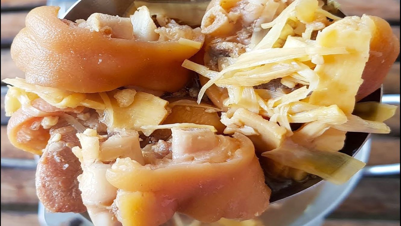  Sơ chế chân giò heo