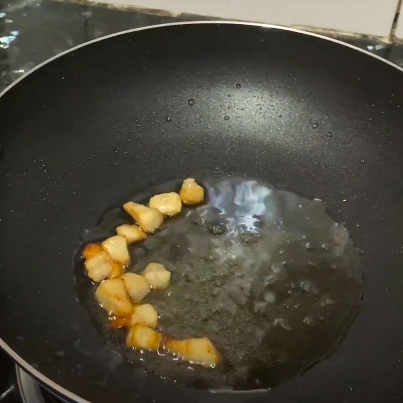 Bước 3 Phi tóp mỡ Cá lóc kho thịt ba rọi